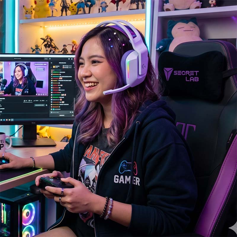 female streamer soul media digital